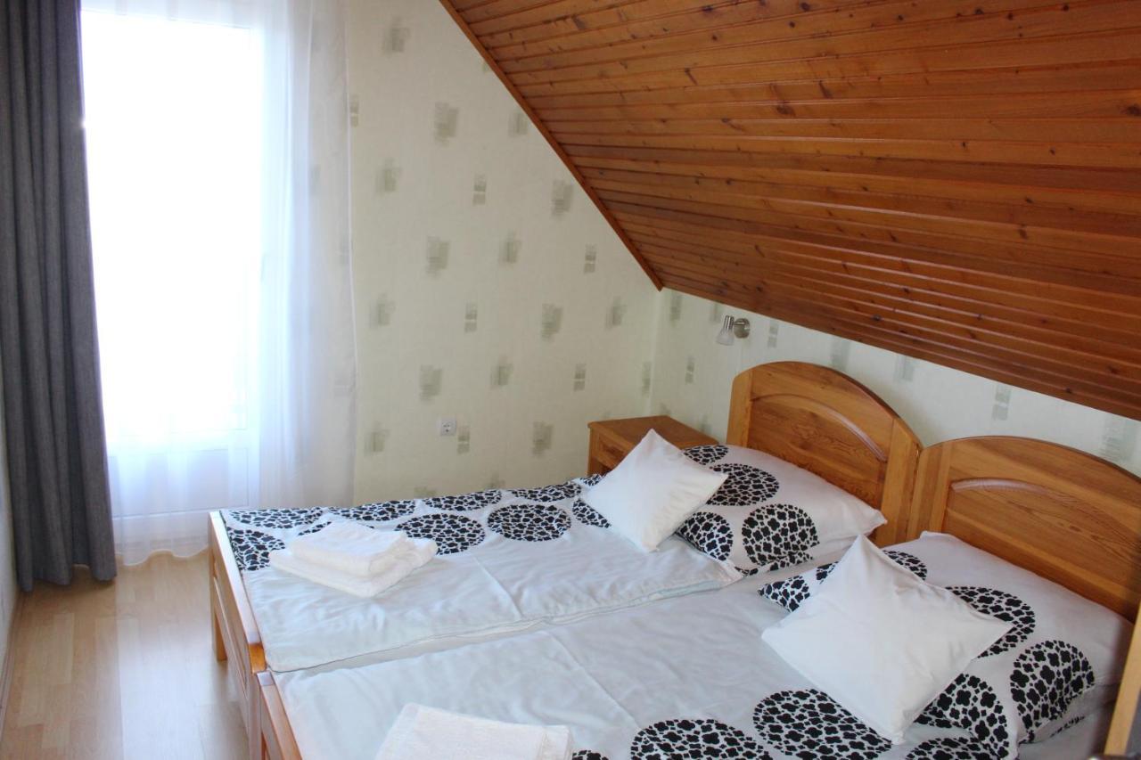Alsóörs Lizi Apartman מראה חיצוני תמונה